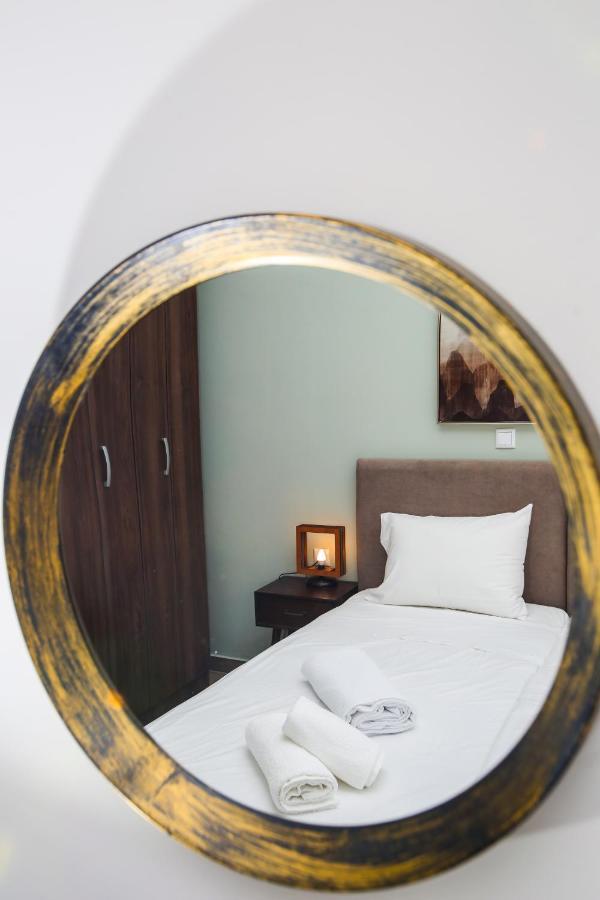 Stella Boutigue Rooms Nea Peramos  Exterior photo